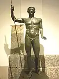 Bronzestatue des Claudius (rechte Exedra)[11]