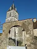 Glockenturm der Kirche