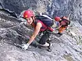 Kletterin auf der Senda Verticala.