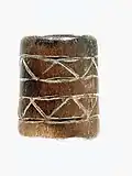 Anhänger/Amulett mit geometrischen Motiven