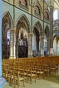 Das Kirchenschiff und die großen Arkaden