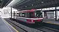 Ein TLG-88 in ursprünglicher Farbgebung und mit alter Anzeigetechnik in der Endstation Periférico Sur (1990)