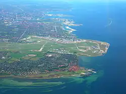 Kastrup liegt nördlich des Flughafens Kopenhagen-Kastrup