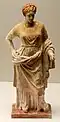 Griechische Terrakotta-Figur mit der Darstellung der Göttin Aphrodite mit einer Melonenfrisur; 4. Jahrhundert v. Chr.; Staatliche Antikensammlungen München