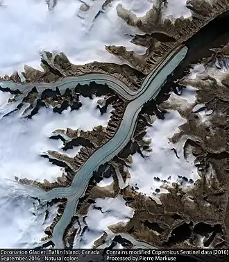 Coronation-Gletscher; rechts oben im Bild das Kopfende des Coronation-Fjords