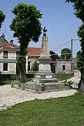 Gefallenendenkmal in der Ortsmitte