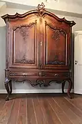 Wäscheschrank im Puppenschrankzimmer