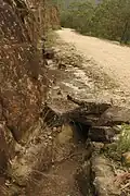 Wegführung durch Felsgestein