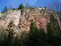 Czerwona Skała (Roter Fels) im Naturschutzgebiet Zaskalskie-Bodnarówka
