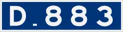 D883