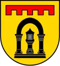 mit fünf Lätzen schwebend