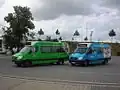 Zwei von vier Kleinbussen, die auch den Spätverkehr bestreiten