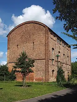 Speichergebäude der ehemaligen Fabrik