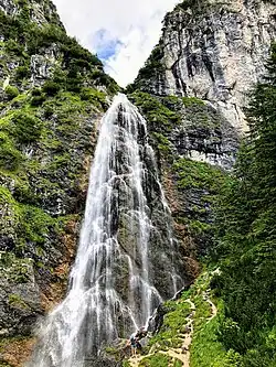 Klettersteig Buchau mit Zustieg und Verlauf rechts des Dalfazer Wasserfalls
