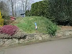 Rest des Osterwalls am westlichen Ortsrand von Kochendorf (2017)