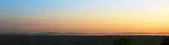 Silhouette des Dongrek-Gebirges, Quellgebiet des Sreng, von Kambodscha aus gesehen