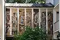 Wandmosaik (1955). Glasierte Keramik, denkmalgeschützt, zwischen dem Haus Roquetteweg Nr. 4 und 6, Darmstadt