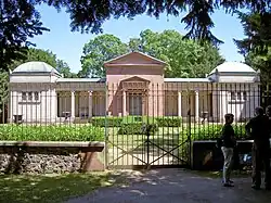 Altes Mausoleum im Park Rosenhöhe in Darmstadt