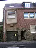 Wohnhaus, Eingangstür und Garagentor (2006)