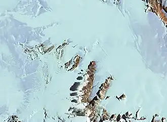 Satellitenaufnahme des Darwin-Gletschers zwischen dem Tentacle&nbsp;Ridge (oben rechts) und den Darwin&nbsp;Mountains&nbsp;(unten)