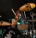 Dave Grohl – Schlagzeug