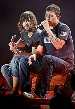 David Otero und Dani Martín während eines Konzerts
