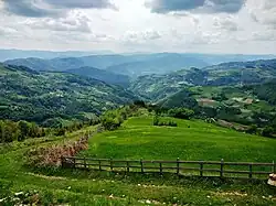 Berg Debelo Brdo auf dem Weg nach Zarožje