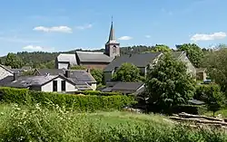 Deigné, Kirche (l'église Saint-Joseph) im Dorf