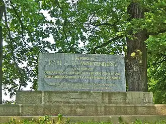 Schwarzenberg-Denkmal aus der Nähe
