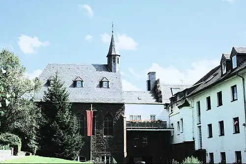 Der ehemalige St. Vincent-Stift mit dem St.-Theresien-Gymnasium