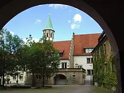 Volkshochschule und städtische Jugendmusikpflege im Staffelgiebelhaus in der Mitte
