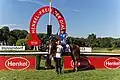 Toskana Belle vor der Siegerehrung mit Jockey Kerrin McEvoy