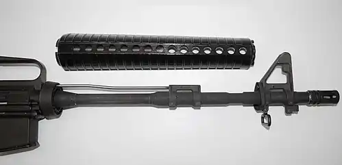 Sturmgewehr mit Handschutz
