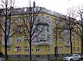 Jugendstil-Eckbau vom Anfang des 20. Jahrhunderts am Leonrodplatz (Dom-Pedro-Straße 1)
