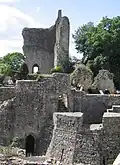 Bergfried der Burg Domfront