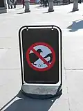 „Tauben füttern verboten!“
