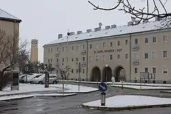Dr.-Karl-Renner-Hof