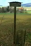 Dreikantiger Stein