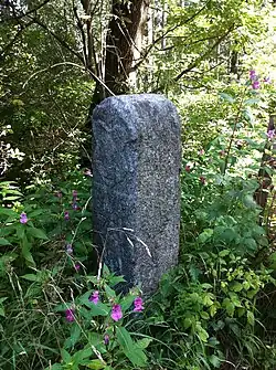 Der Dreiländerstein im Sollacher Forst