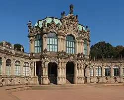Zwinger in Dresden, von Matthäus Daniel Pöppelmann, 1719[61]