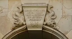 Schlussstein am Gebäude Nr. 5/7
