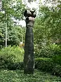 Personnage et oiseau, Bronze, 1971, Duisburg