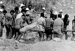 Transport des Orthostaten aus dem Kybele-Tempel