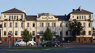 Das Hauptgebäude im Jahr 2018