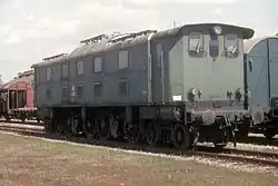 DB 152 022, zuvor Heizlok in Lörrach, stand noch lange nach ihrer Ausmusterung in Offenburg (1985). Sie war – abgesehen von der Museumslok – die letzte erhaltene E 52.