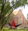 Skulptur von Julian Boss-Goslawski (*&nbsp;1926) vor der Galerie EL