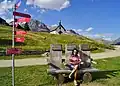 Edelweiss-Bänkli Belalp mit Flugziel-Wegweiser am Aletschbord (Wallis)