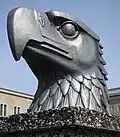 Adlerkopf auf dem Sockel des Eagle Square