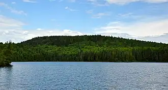Eagle Mountain mit Whale Lake im Vordergrund