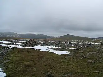 Blick vom westlichen Nebengipfel Fafernie zum Cairn Bannoch